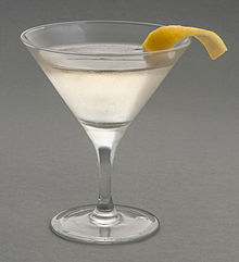 [1] Martini, ein Drink