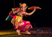 [2] Auftritt eines balinesischen Tänzers