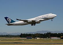 [2] Abflug einer Boeing 747-400
