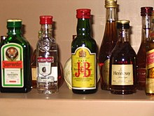 [1a] mehrere Flaschen Alkohol