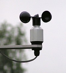 [1] mit einem Anemometer misst man die Windstärke