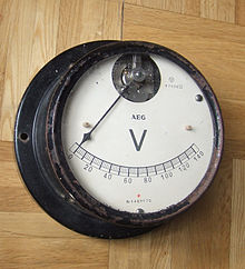 [1] historisches Voltmeter