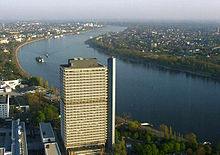 [1] Bonn - der Rhein und der so genannte Lange Eugen