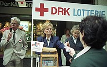 [1] Lotterie mit Losverkauf aus der Lostrommel