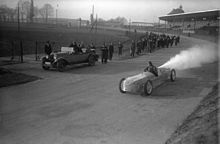 [1] Linkskurve mit Raketenauto in der AVUS Berlin im Jahre 1929