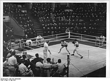 [4] Boxen im Ring