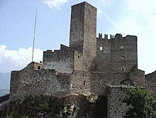 [1] Der Bergfried der Burg Hocheppan