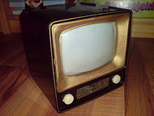 [1] ein alter Fernseher