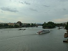 [1] die Moldau, ein Fluss, der Prag durchfließt