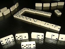 [1] ein Domino