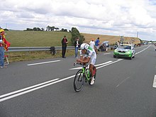 [1] ein Fahrer beim Zeitfahren