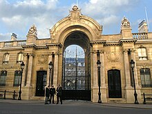 [1] Das Hauptportal des Élysée-Palasts