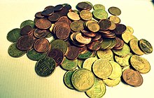 [3] umgangssprachlich ist Asche Geld – hier Eurocentmünzen