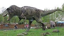 [1] Nachbildung eines Dinos, des Dinosauriers Tyrannosaurus rex