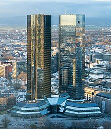 [1] Hauptsitz einer Bank in Frankfurt am Main