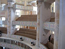 [1] Emporen in der Frauenkirche in Dresden