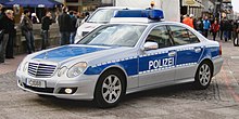 [1] ein Polizeiauto