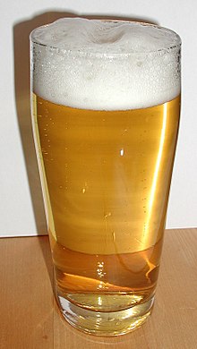 [1] ein eingeschenktes Helles