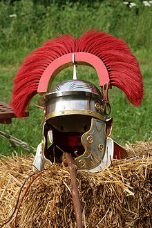 [1] Helm eines römischen Centurios Ende des 2. Jahrhunderts