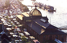 [1] Der Hamburger Fischmarkt mit der Fischauktionshalle