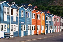 [1] Straße an einer Zeile von Häusern (Helgoland)