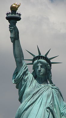 [3] Symbol der Freiheit: die Freiheitsstatue auf Liberty Island im New Yorker Hafen