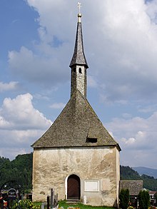 [1] Der Karner auf dem Friedhof von Lieding