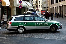 [1] Streifenwagen der deutschen Polizei