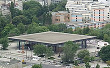 [1] einige Flachdäche in Berlin; das Flachdach der Neuen Nationalgalerie wurde in Leichtbauweise erstellt