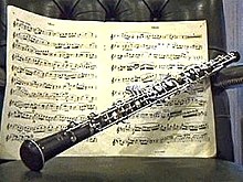 [1] eine Oboe