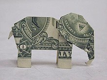 [1] Ein Origami-Elefant gefaltet aus einer Dollar-Note