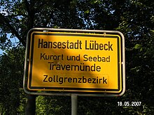 [1, 2] Ortsschild mit der Bezeichnung Hansestadt