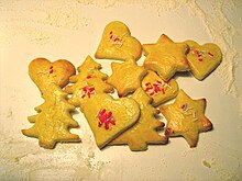 [2] selbstgebackene Kekse aus Mürbeteig für die Weihnachtszeit;
Aufnahme von Benutzer Hedwig von Ebbel am 29. November 2008