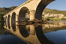 [1] Reflexion einer Brücke im Wasser