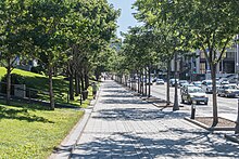 [1] Bürgersteig entlang des Boulevard René-Lévesque in Québec, Kanada;
Aufnahme vom 22. Juli 2017