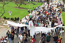 [1] Demonstration einer Friedensbewegung in San Diego im März 2003
