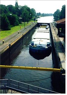 [2] Schleuse im Küstenkanal bei Oldenburg