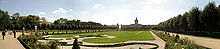 [1] der Schlosspark des Schlosses Charlottenburg im gleichnamigen Berliner Bezirk