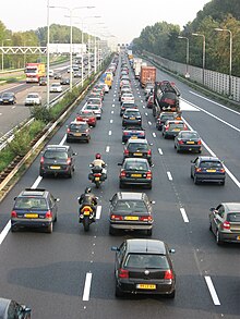 [1a] Verkehrsstau auf der A13