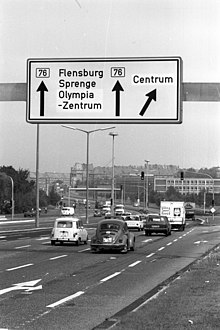 [1] Wer ins Centrum will, sollte dem Wegweiser folgen und jetzt rechts raus fahren.