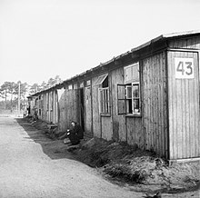 [1a] Eine Baracke im Konzentrationslager Bergen-Belsen