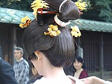 [1] traditionelle Frisur einer japanischen Braut