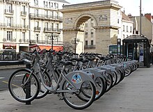 [2] geparkte Räder in Dijon