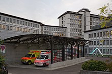 [1] Notaufnahme / Notfallstation / Rettungsstelle des Universitätsspitals Zürich;
Aufnahme von Benutzer Ikiwaner am 25. Oktober 2005